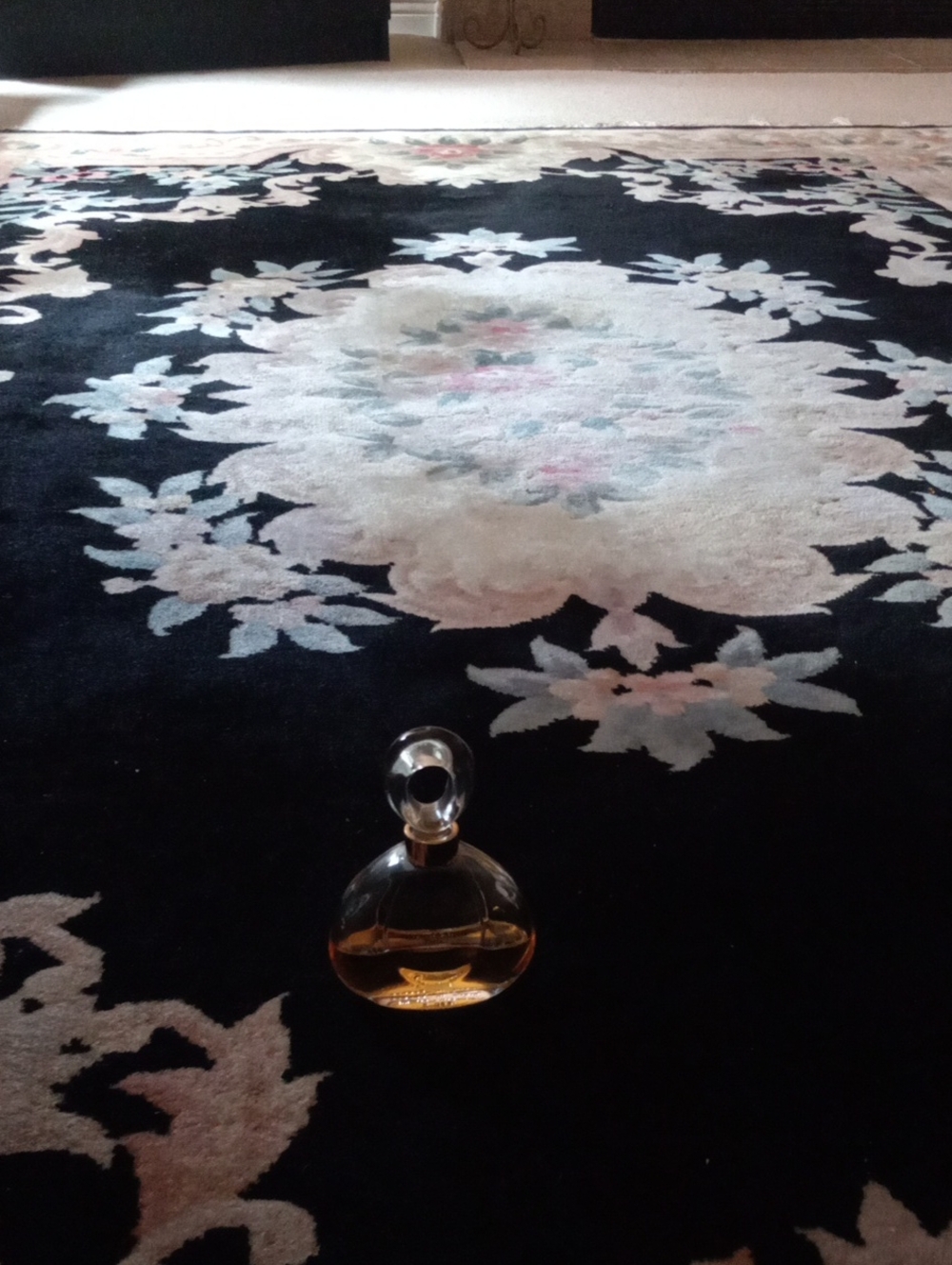 Amber Glass Perfume Bottle - Women Makeup Accessory (Brown/Gold)